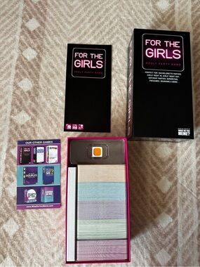 For The Girls Party Game - Black & Pink